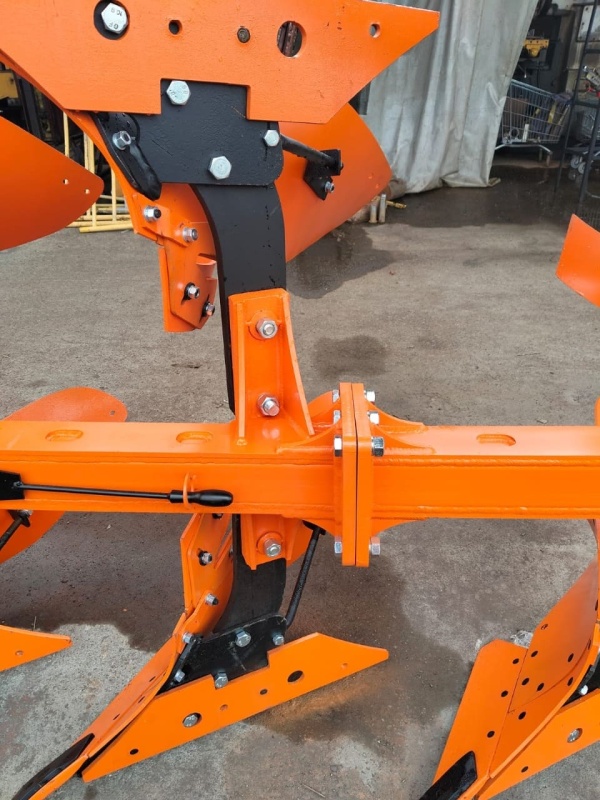 Плуг навесной оборотный 3/35+1 купить в Грозном – «БДН-АгроКубань», 7