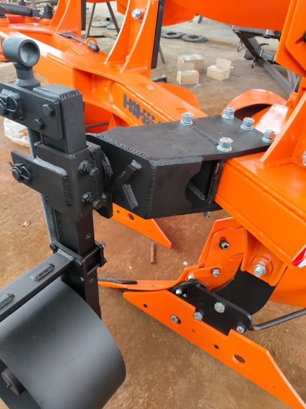 Плуг навесной оборотный 3/35 купить в Грозном – «БДН-АгроКубань», 5