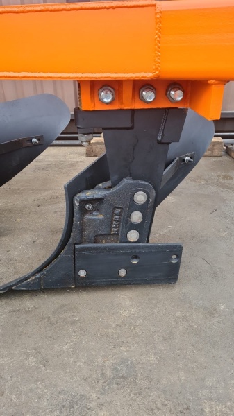 Плуг отвальный ПЛН 3-35 (3 корпуса) купить в Грозном – «БДН-АгроКубань», 3