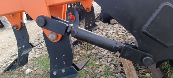 Плуг чизельный ПЧН 1,6 с планчатым катком купить в Грозном – «БДН-АгроКубань», 3