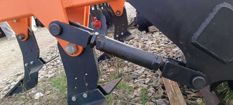 Плуг чизельный ПЧН 1,6 с планчатым катком купить в Грозном – «БДН-АгроКубань», 3