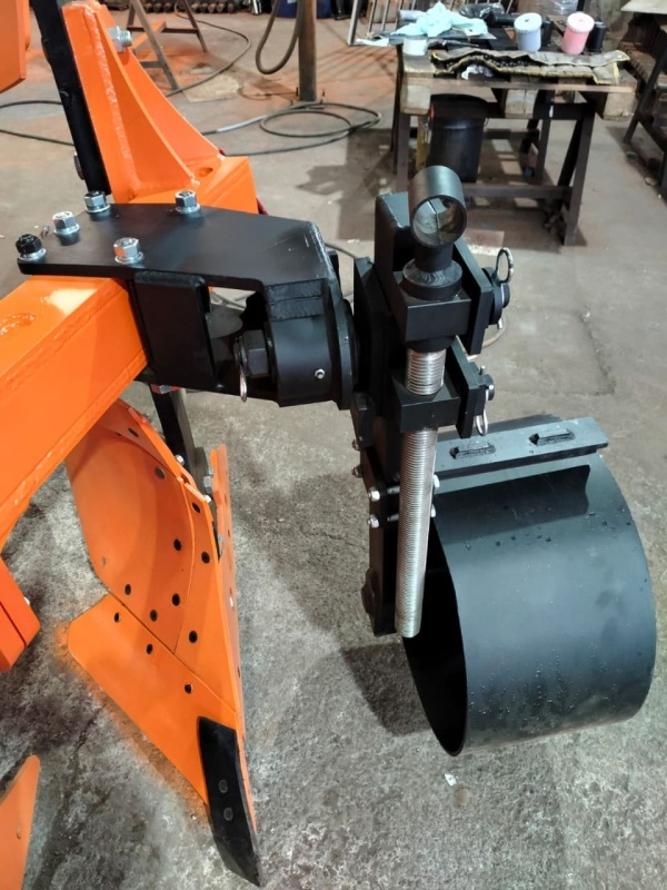 Плуг навесной оборотный 3/35+1 купить в Грозном – «БДН-АгроКубань», 4